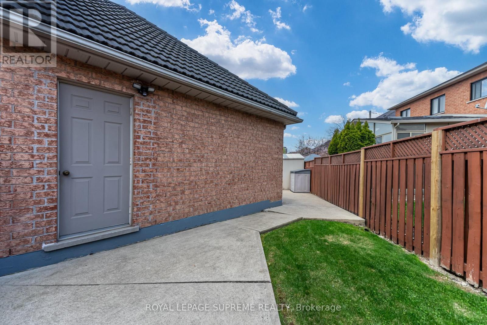












34 PURDY CRESCENT

,
Toronto,




Ontario
M9N3X7

