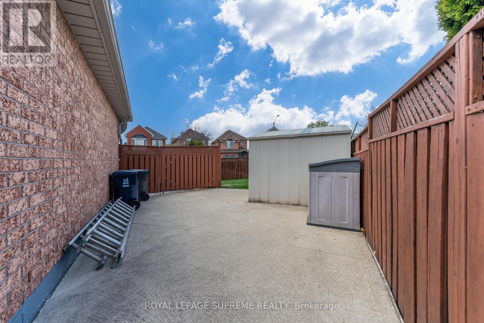 












34 PURDY CRESCENT

,
Toronto,




Ontario
M9N3X7

