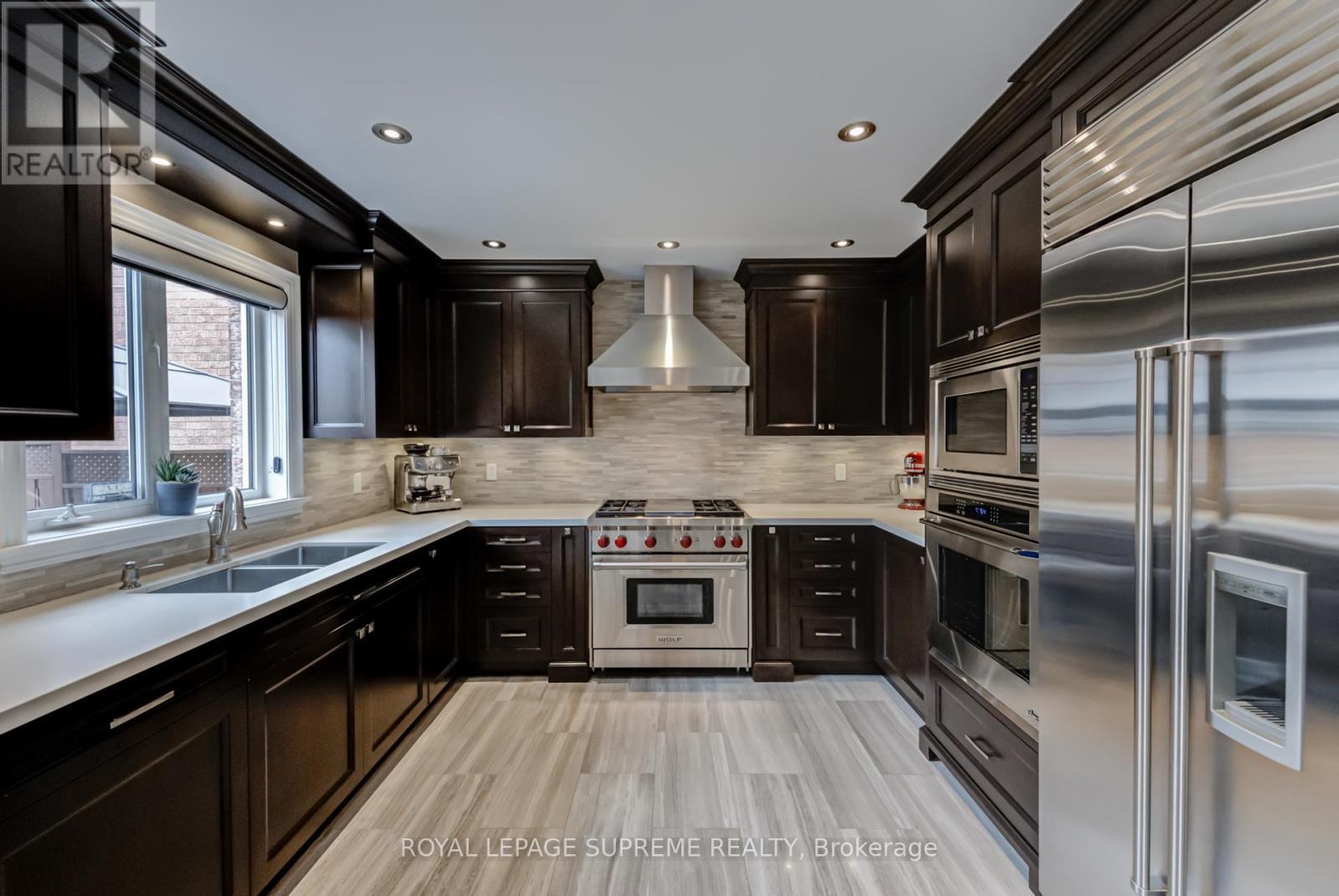 












34 PURDY CRESCENT

,
Toronto,




Ontario
M9N3X7

