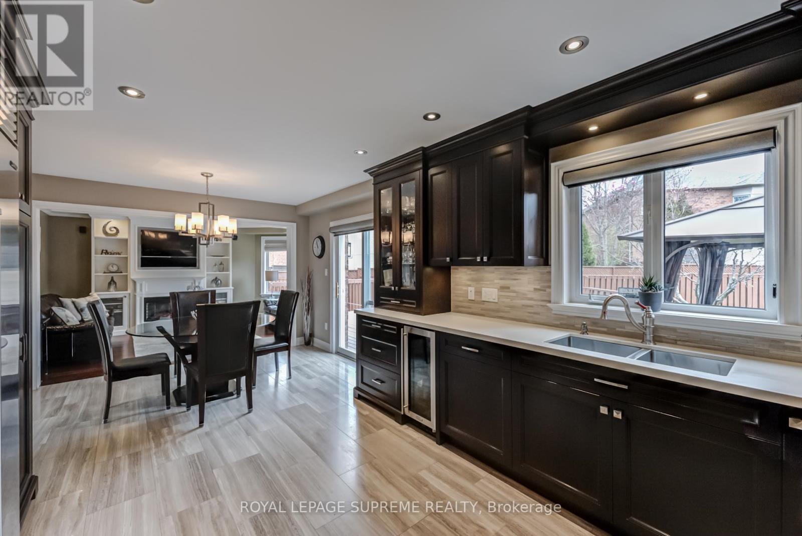 












34 PURDY CRESCENT

,
Toronto,




Ontario
M9N3X7

