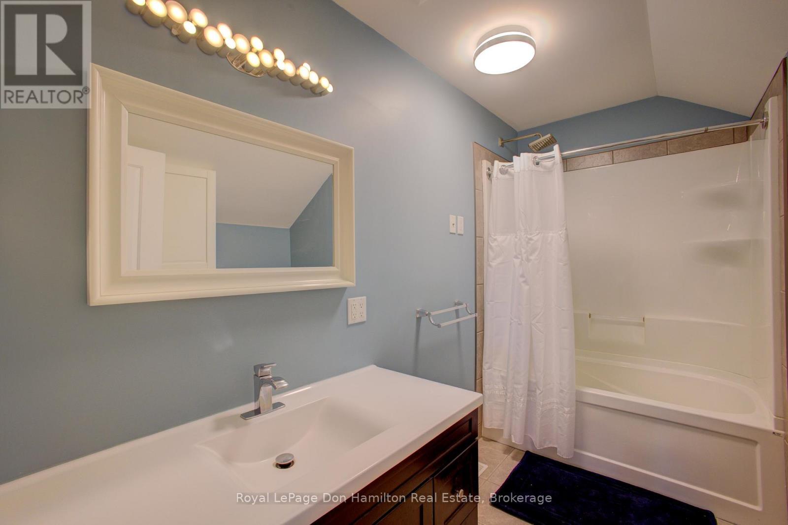












6169 WELLINGTON 109 ROAD

,
Minto,




Ontario
N0G1Z0

