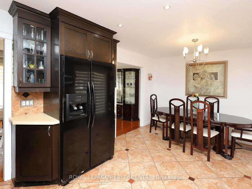 









32


Coniston

Avenue,
Brampton,




ON
L6X 2H4

