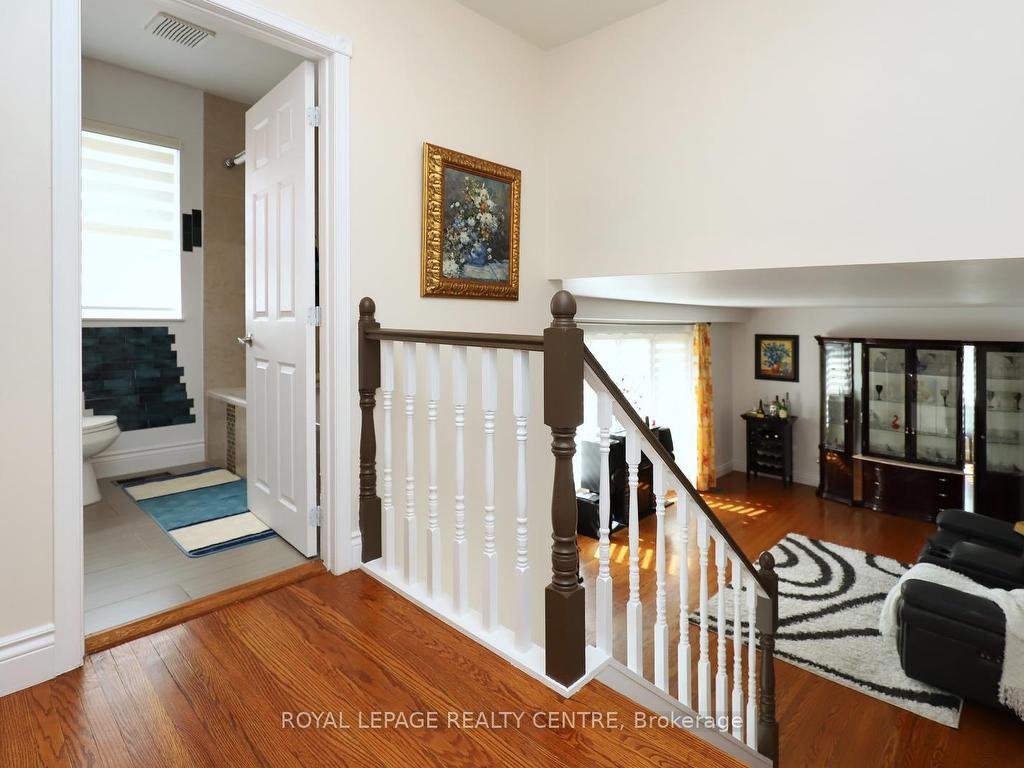 









32


Coniston

Avenue,
Brampton,




ON
L6X 2H4

