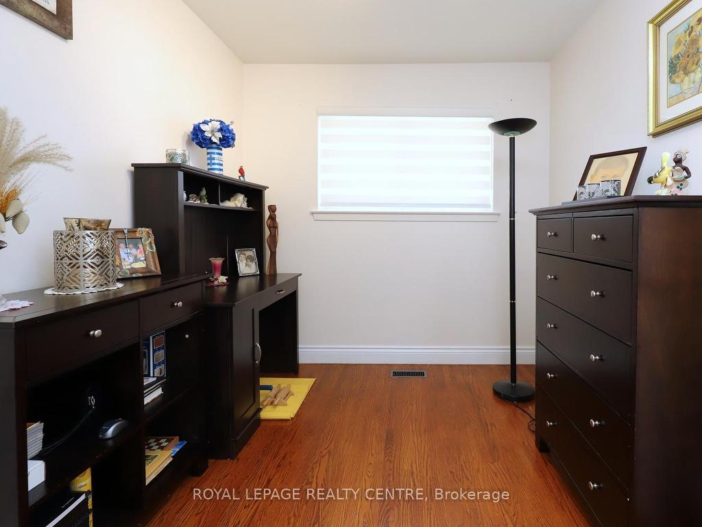 









32


Coniston

Avenue,
Brampton,




ON
L6X 2H4

