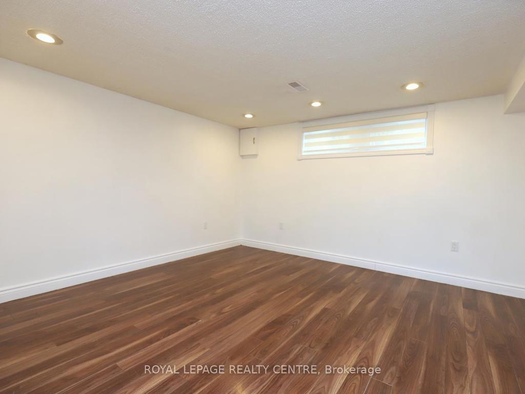 









32


Coniston

Avenue,
Brampton,




ON
L6X 2H4

