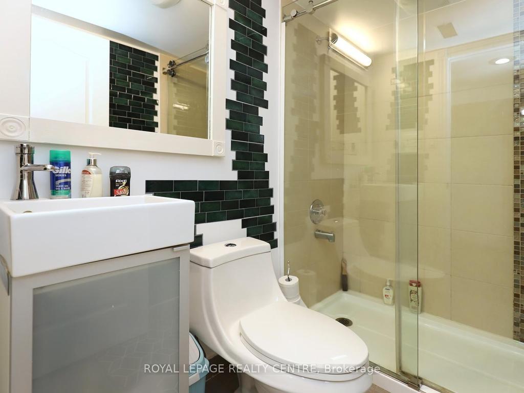 









32


Coniston

Avenue,
Brampton,




ON
L6X 2H4

