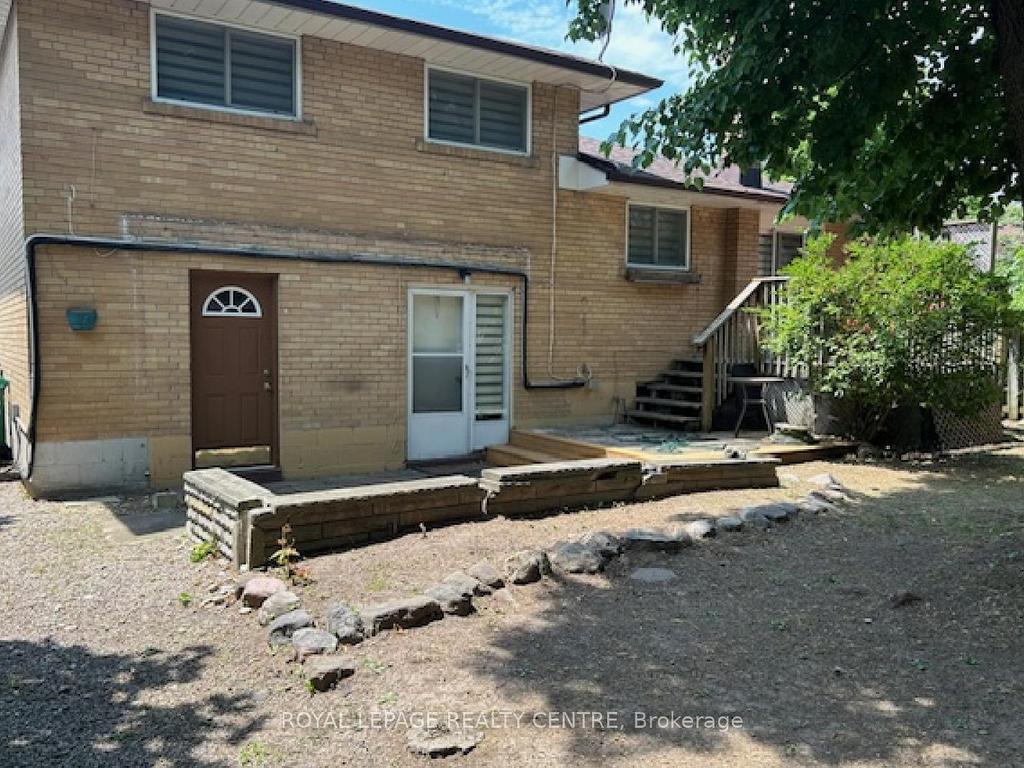 









32


Coniston

Avenue,
Brampton,




ON
L6X 2H4

