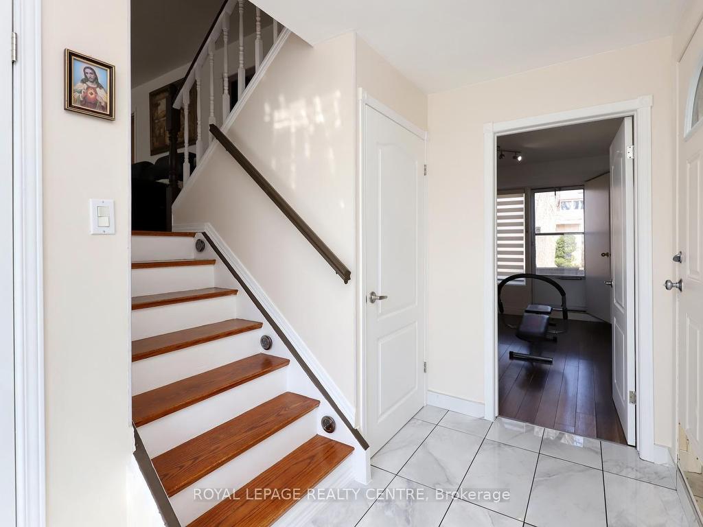 









32


Coniston

Avenue,
Brampton,




ON
L6X 2H4

