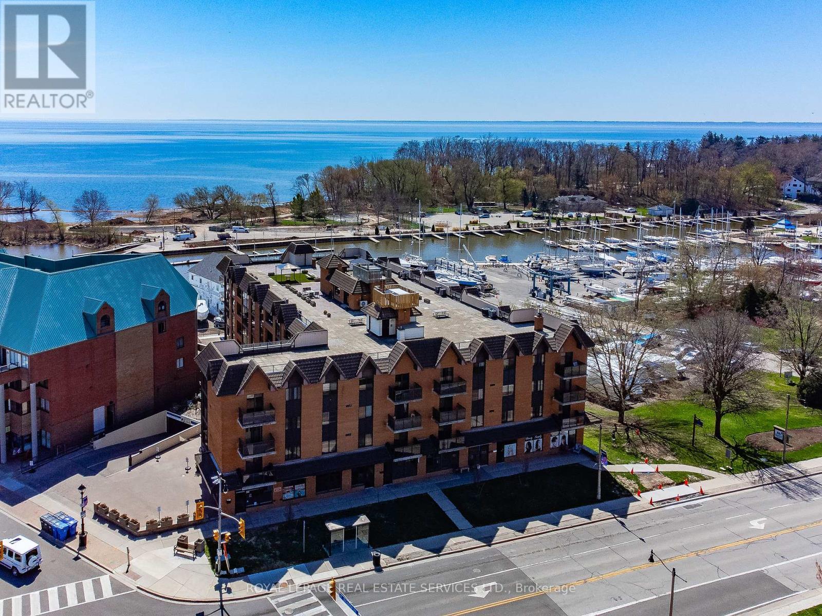 












215 - 102 BRONTE ROAD

,
Oakville,




Ontario
L6L6J5

