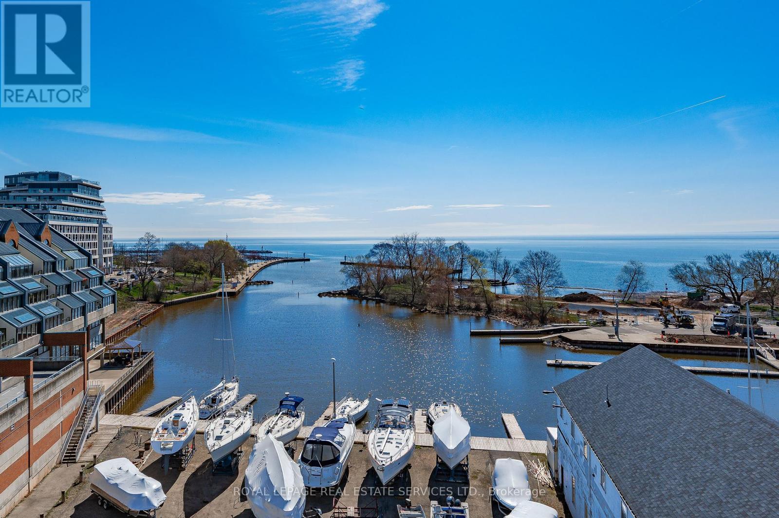 












215 - 102 BRONTE ROAD

,
Oakville,




Ontario
L6L6J5

