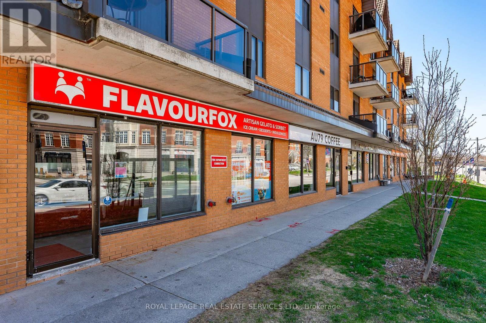 












215 - 102 BRONTE ROAD

,
Oakville,




Ontario
L6L6J5

