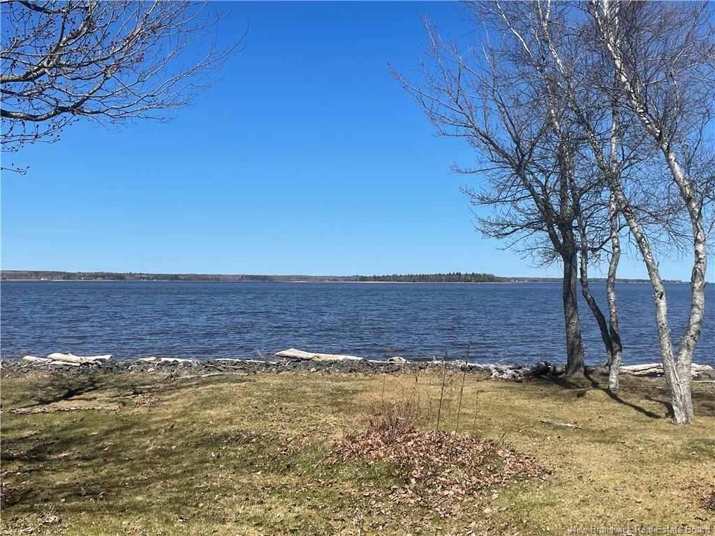









443


East Point

,
Napan,




NB
E1N 7A3

