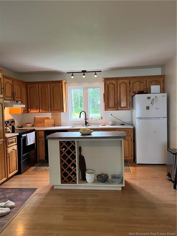 









443


East Point

,
Napan,




NB
E1N 7A3

