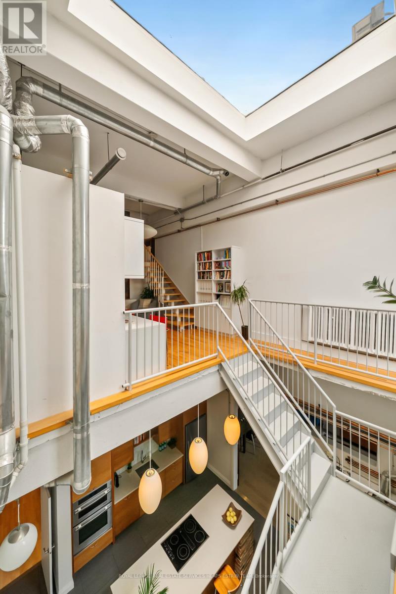












205 - 264 SEATON STREET

,
Toronto,




Ontario
M5A2T4


