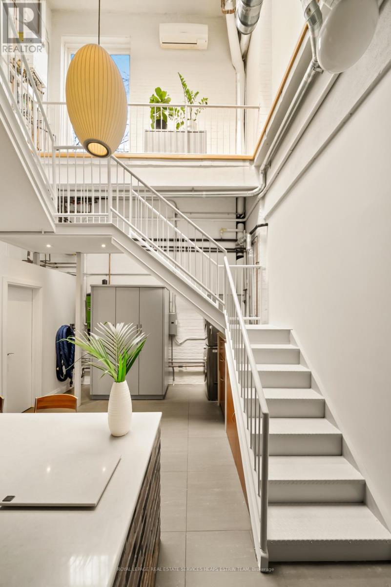 












205 - 264 SEATON STREET

,
Toronto,




Ontario
M5A2T4

