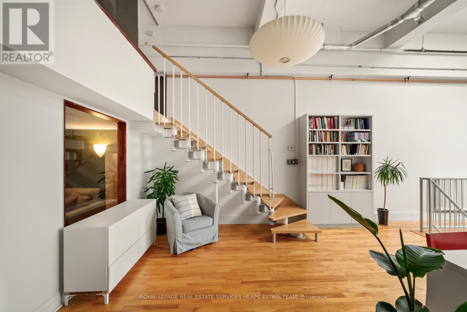 












205 - 264 SEATON STREET

,
Toronto,




Ontario
M5A2T4

