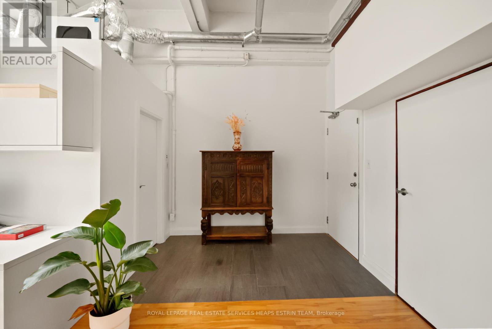 












205 - 264 SEATON STREET

,
Toronto,




Ontario
M5A2T4

