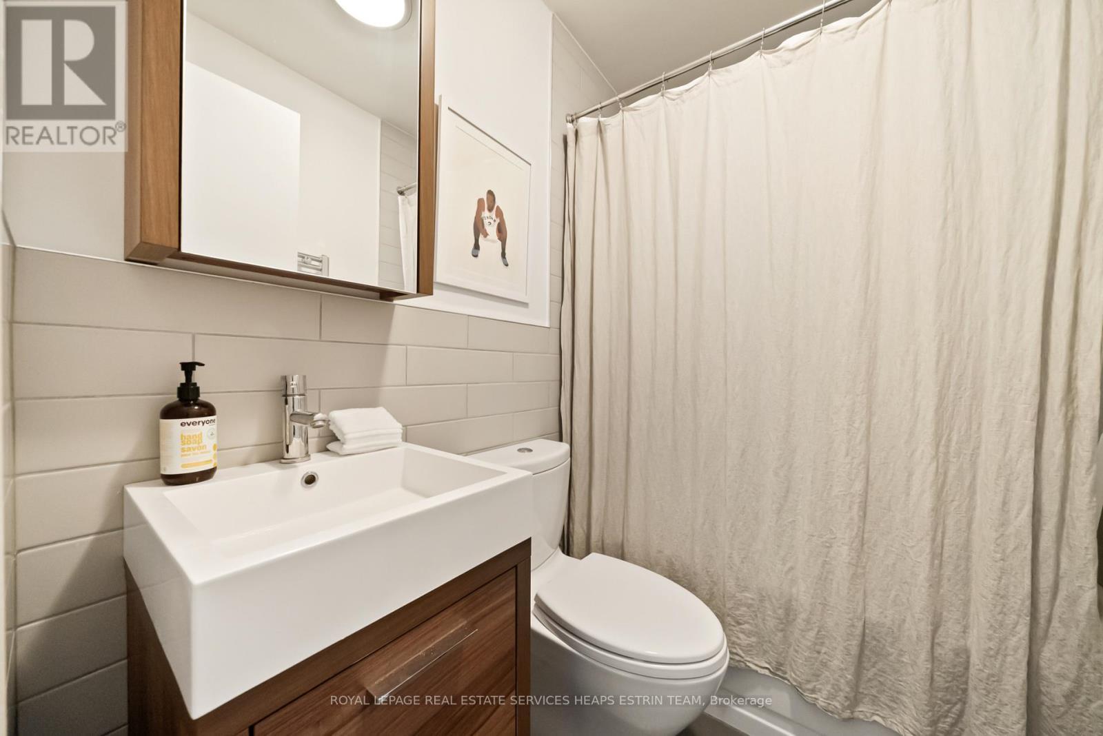 












205 - 264 SEATON STREET

,
Toronto,




Ontario
M5A2T4

