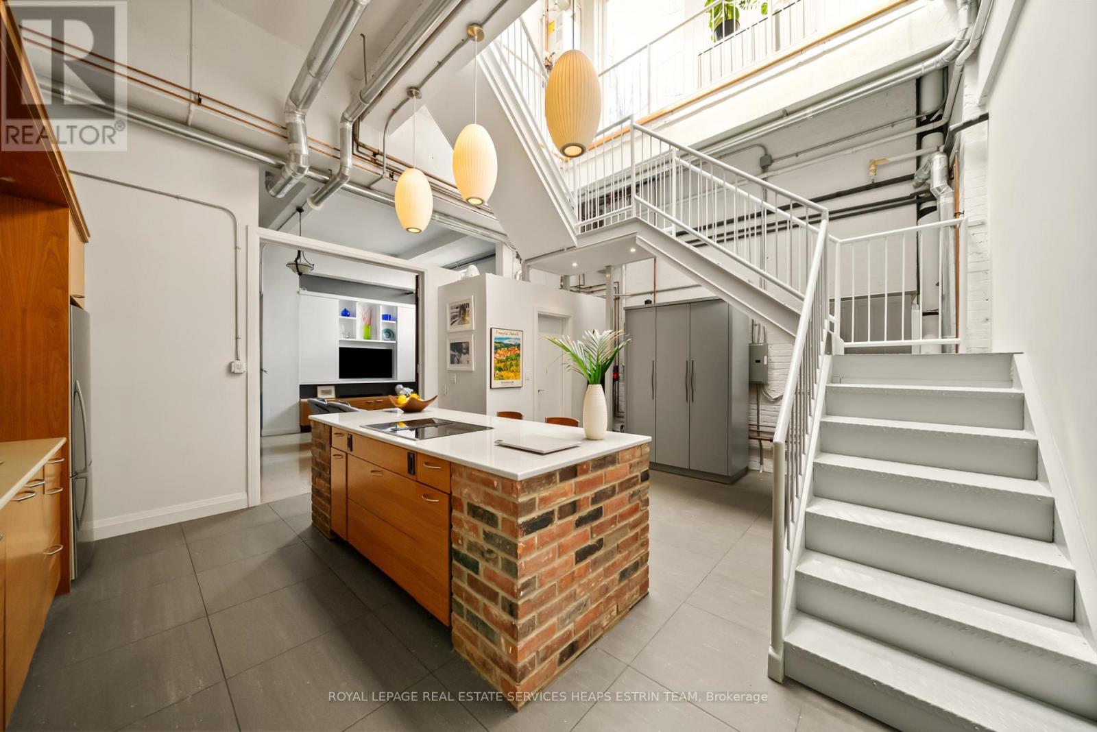 












205 - 264 SEATON STREET

,
Toronto,




Ontario
M5A2T4

