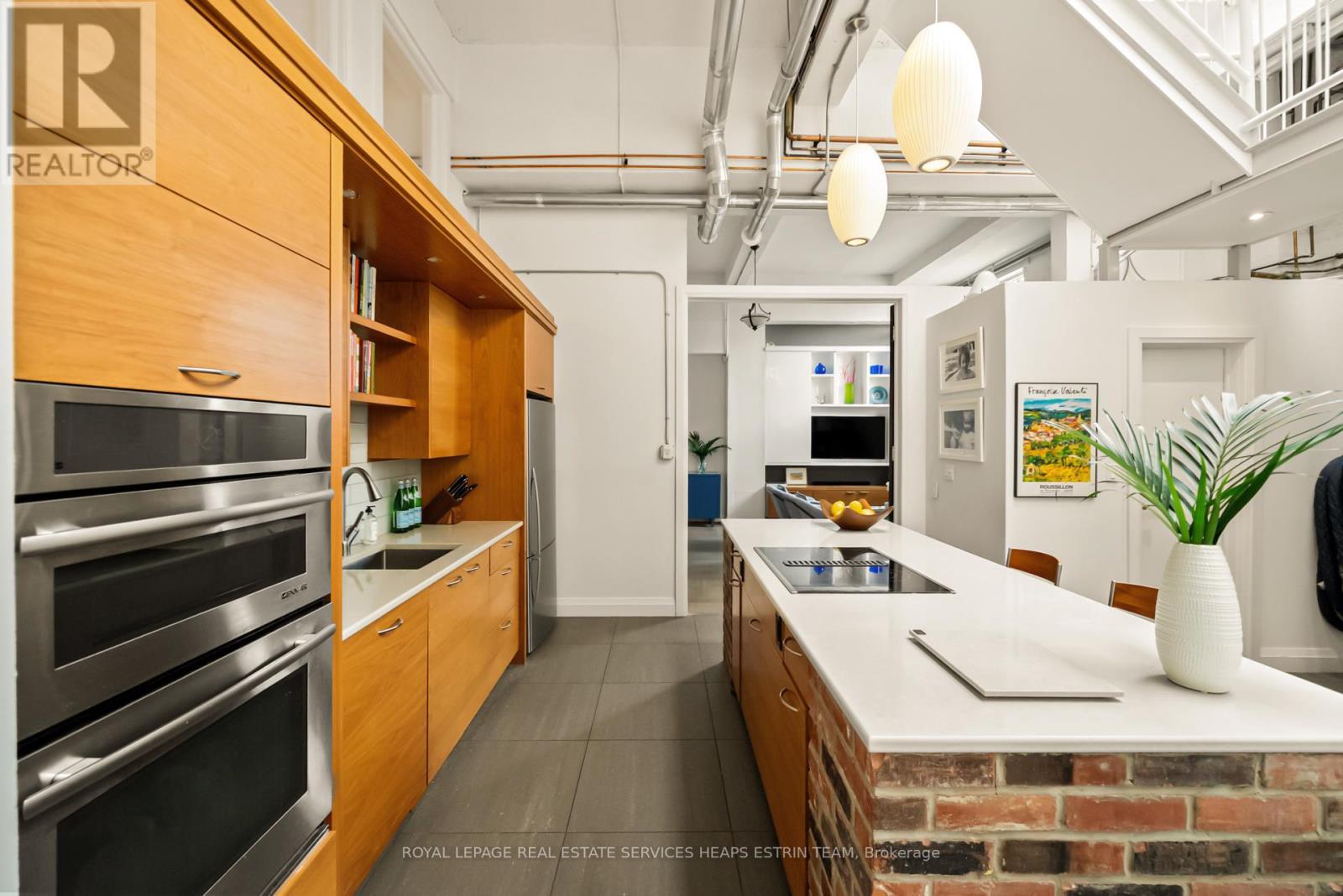 












205 - 264 SEATON STREET

,
Toronto,




Ontario
M5A2T4

