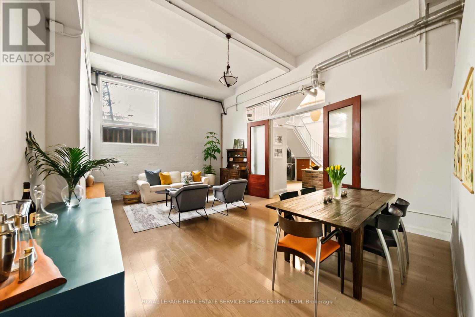 












205 - 264 SEATON STREET

,
Toronto,




Ontario
M5A2T4

