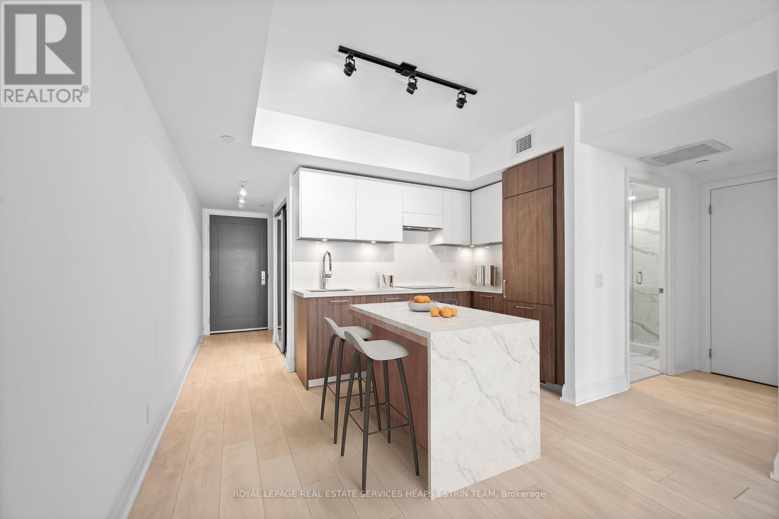 












504 - 33 FREDERICK TODD WAY

,
Toronto,




Ontario
M4G0C9

