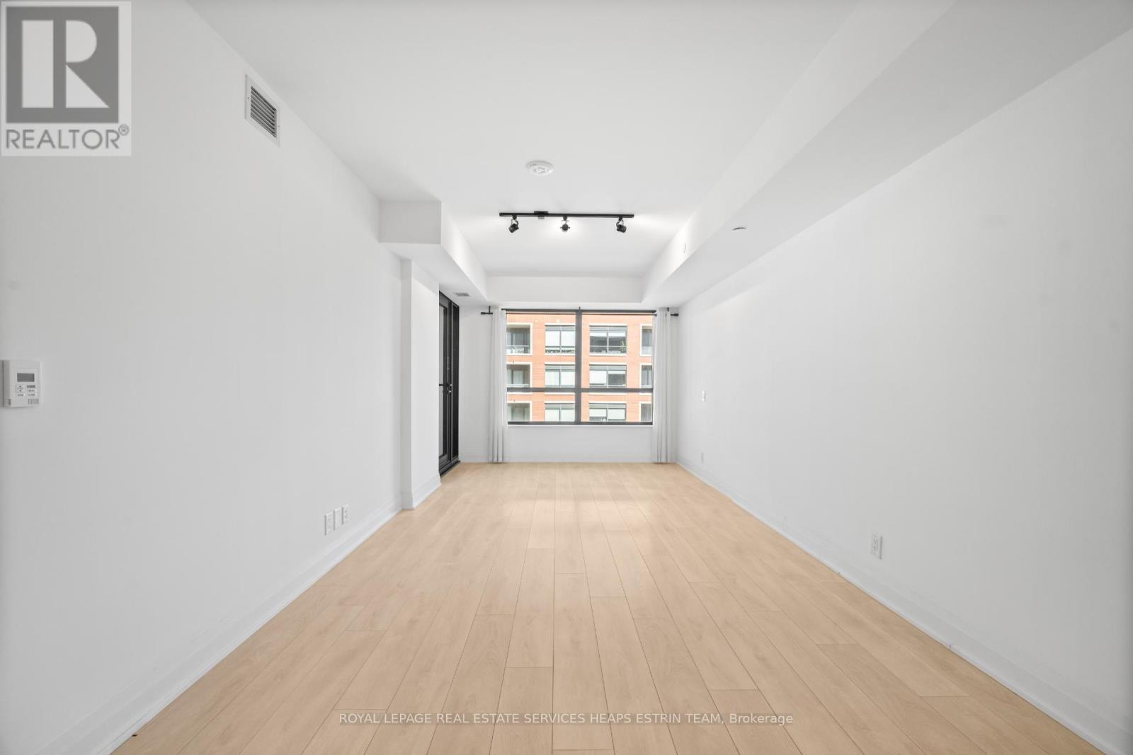 












504 - 33 FREDERICK TODD WAY

,
Toronto,




Ontario
M4G0C9

