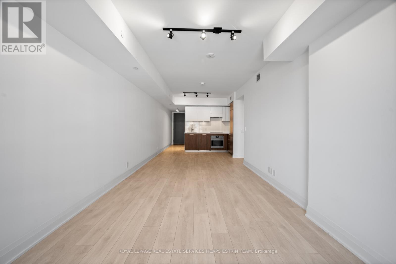 












504 - 33 FREDERICK TODD WAY

,
Toronto,




Ontario
M4G0C9

