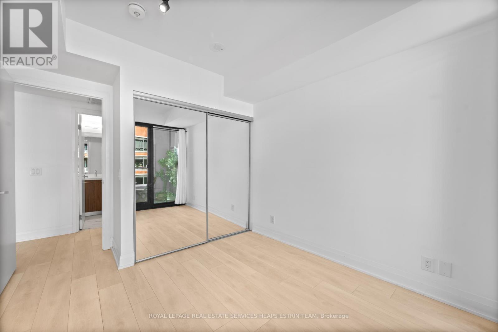 












504 - 33 FREDERICK TODD WAY

,
Toronto,




Ontario
M4G0C9

