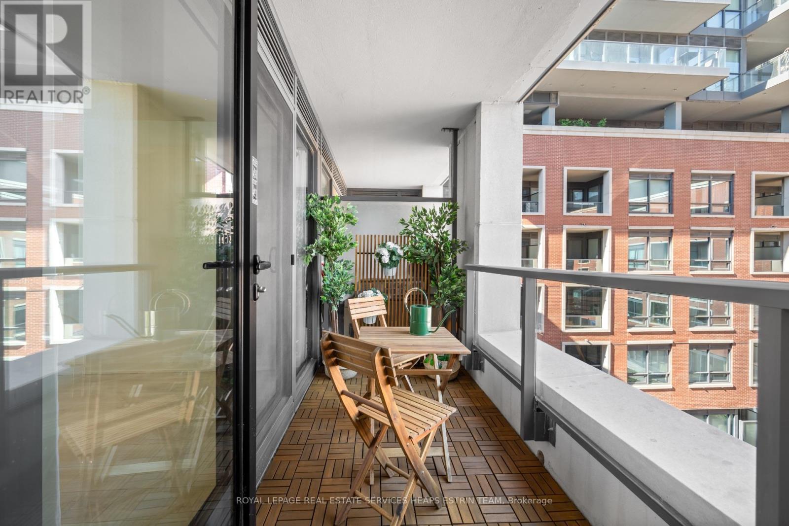 












504 - 33 FREDERICK TODD WAY

,
Toronto,




Ontario
M4G0C9

