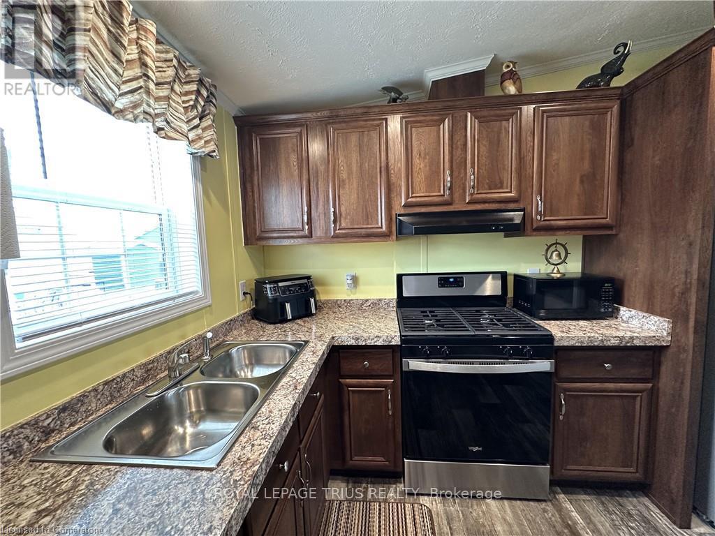 












14 COPPER BEECH DRIVE

,
Haldimand (Nanticoke),




Ontario
N0A1L0


