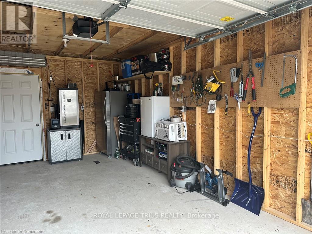 












14 COPPER BEECH DRIVE

,
Haldimand (Nanticoke),




Ontario
N0A1L0


