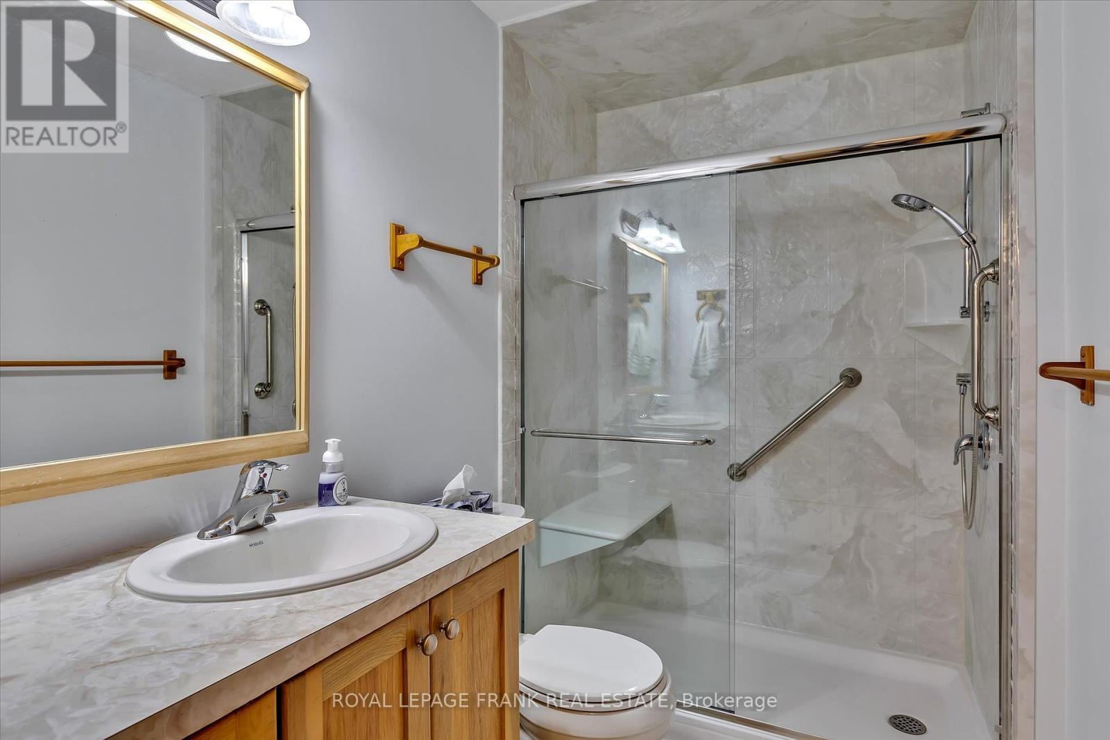 












8 - 645 WHITAKER STREET

,
Peterborough East (North),




Ontario
K9H7L5

