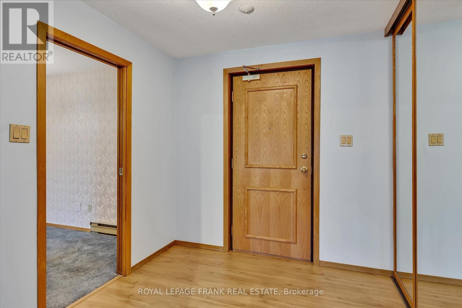 












8 - 645 WHITAKER STREET

,
Peterborough East (North),




Ontario
K9H7L5

