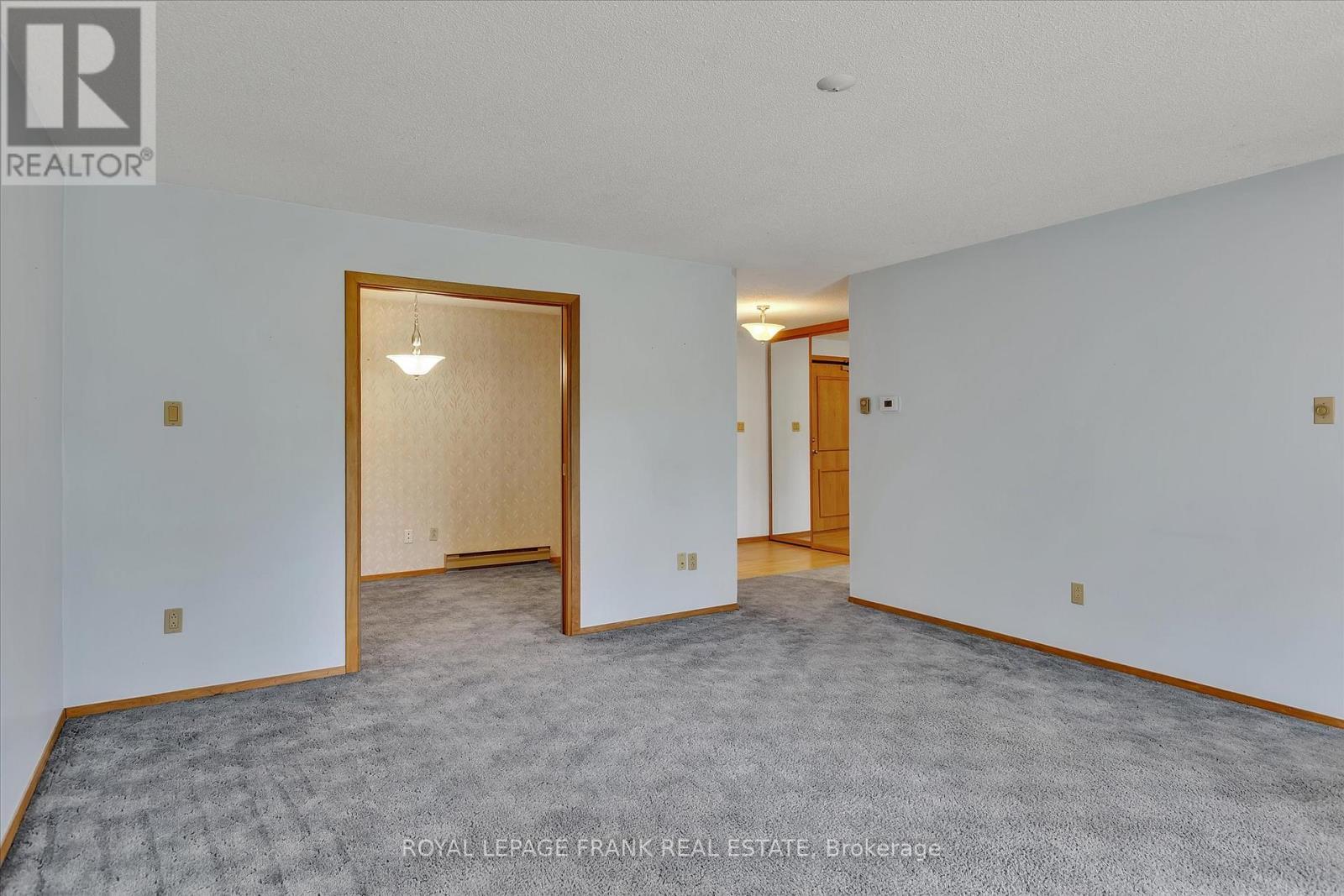 












8 - 645 WHITAKER STREET

,
Peterborough East (North),




Ontario
K9H7L5


