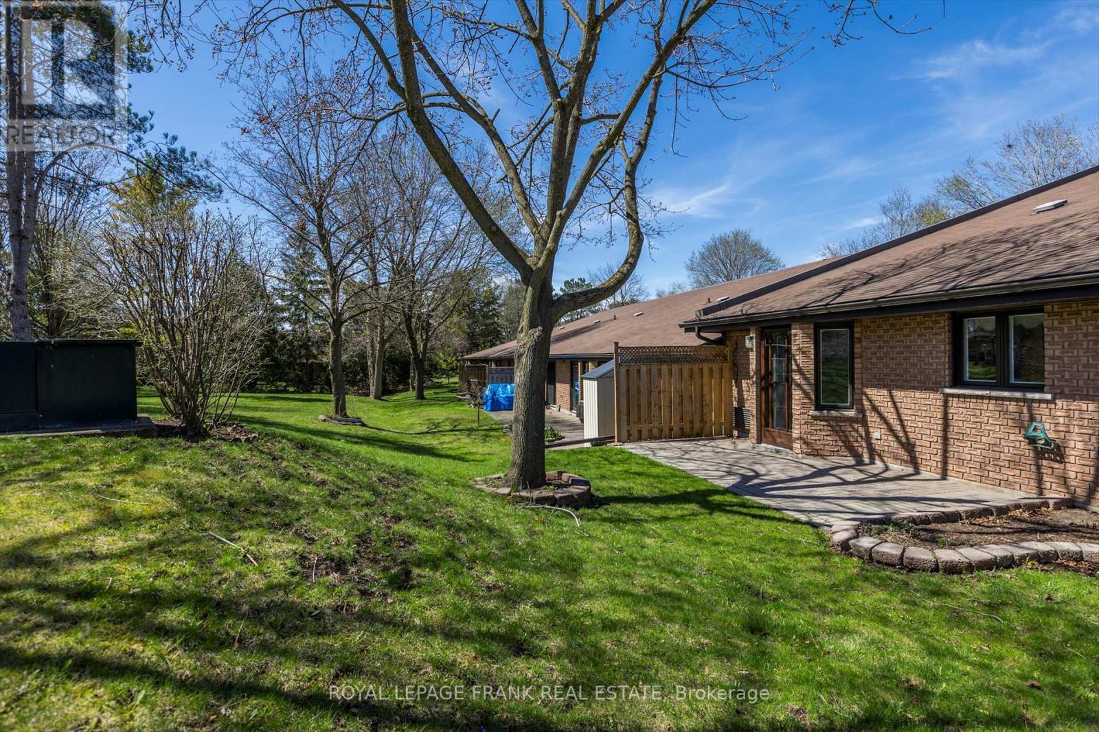 












8 - 645 WHITAKER STREET

,
Peterborough East (North),




Ontario
K9H7L5

