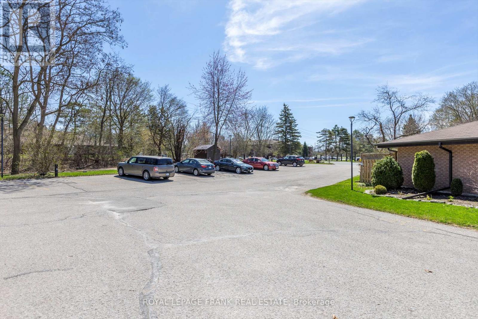 












8 - 645 WHITAKER STREET

,
Peterborough East (North),




Ontario
K9H7L5

