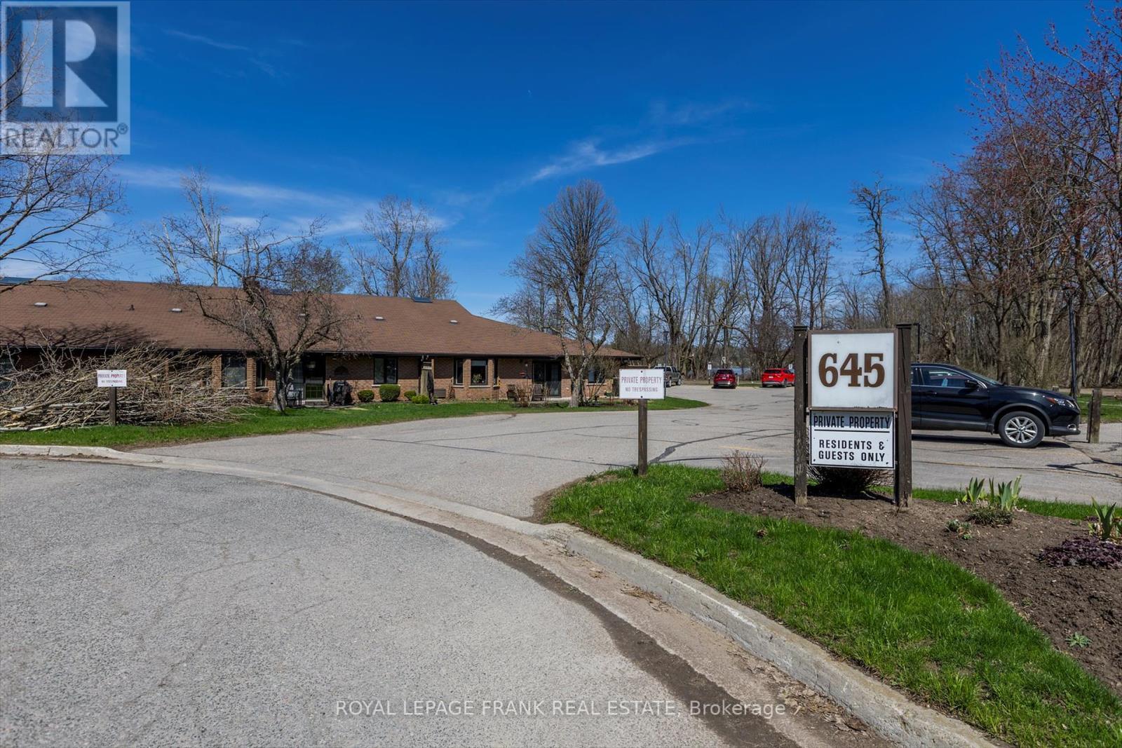 












8 - 645 WHITAKER STREET

,
Peterborough East (North),




Ontario
K9H7L5

