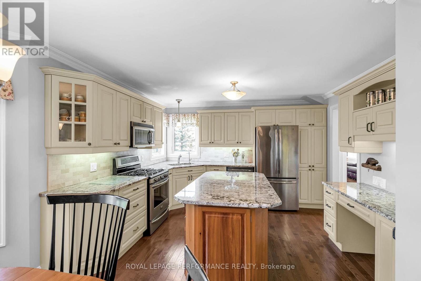 












19051 COUNTY 18 ROAD

,
South Glengarry,




Ontario
K0C1S0


