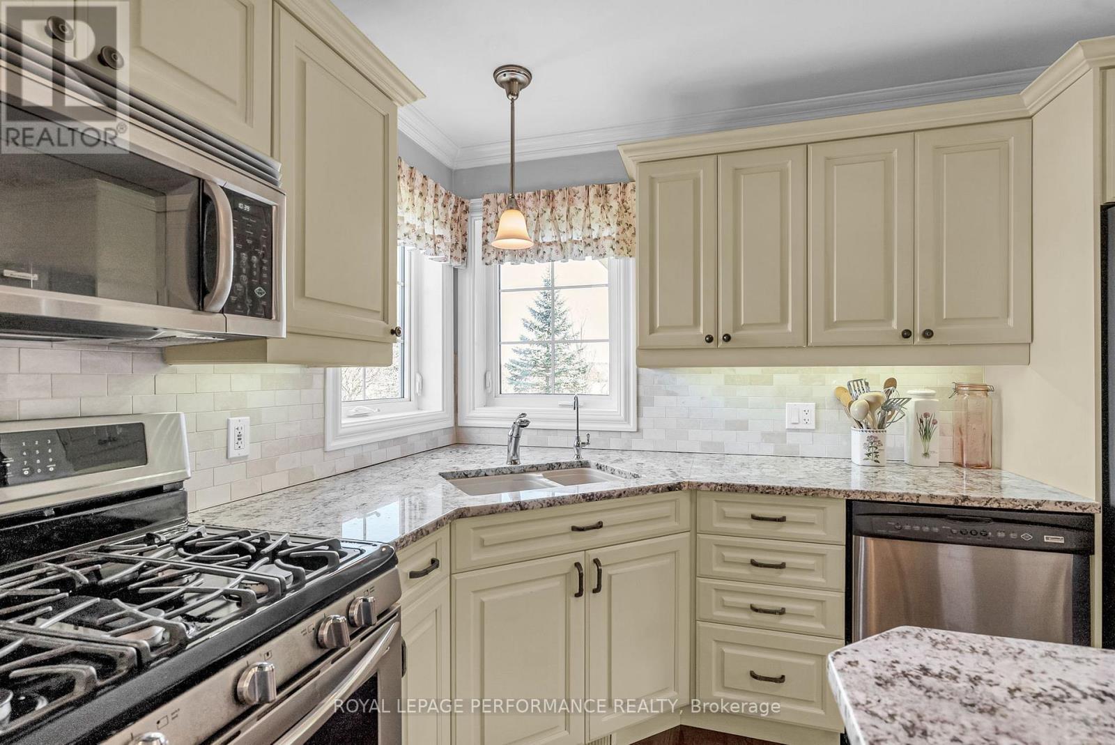 












19051 COUNTY 18 ROAD

,
South Glengarry,




Ontario
K0C1S0

