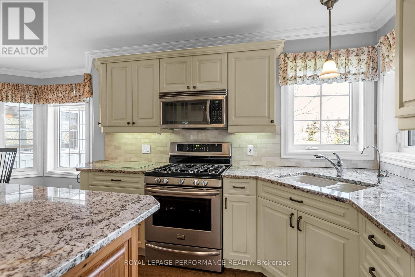 












19051 COUNTY 18 ROAD

,
South Glengarry,




Ontario
K0C1S0

