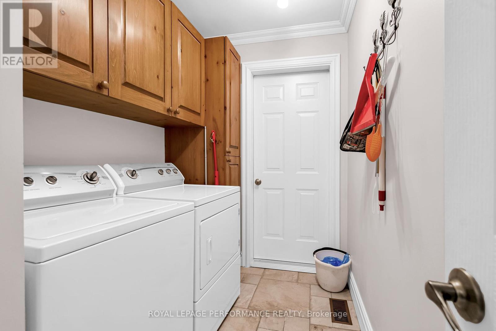 












19051 COUNTY 18 ROAD

,
South Glengarry,




Ontario
K0C1S0

