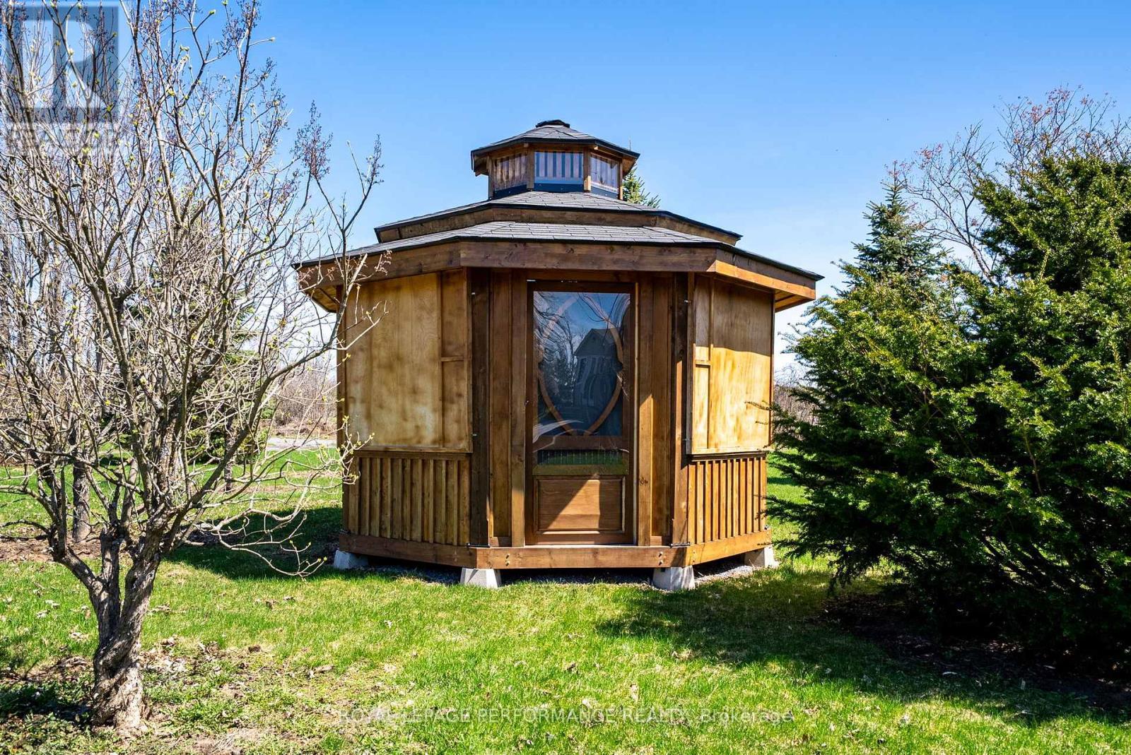 












19051 COUNTY 18 ROAD

,
South Glengarry,




Ontario
K0C1S0

