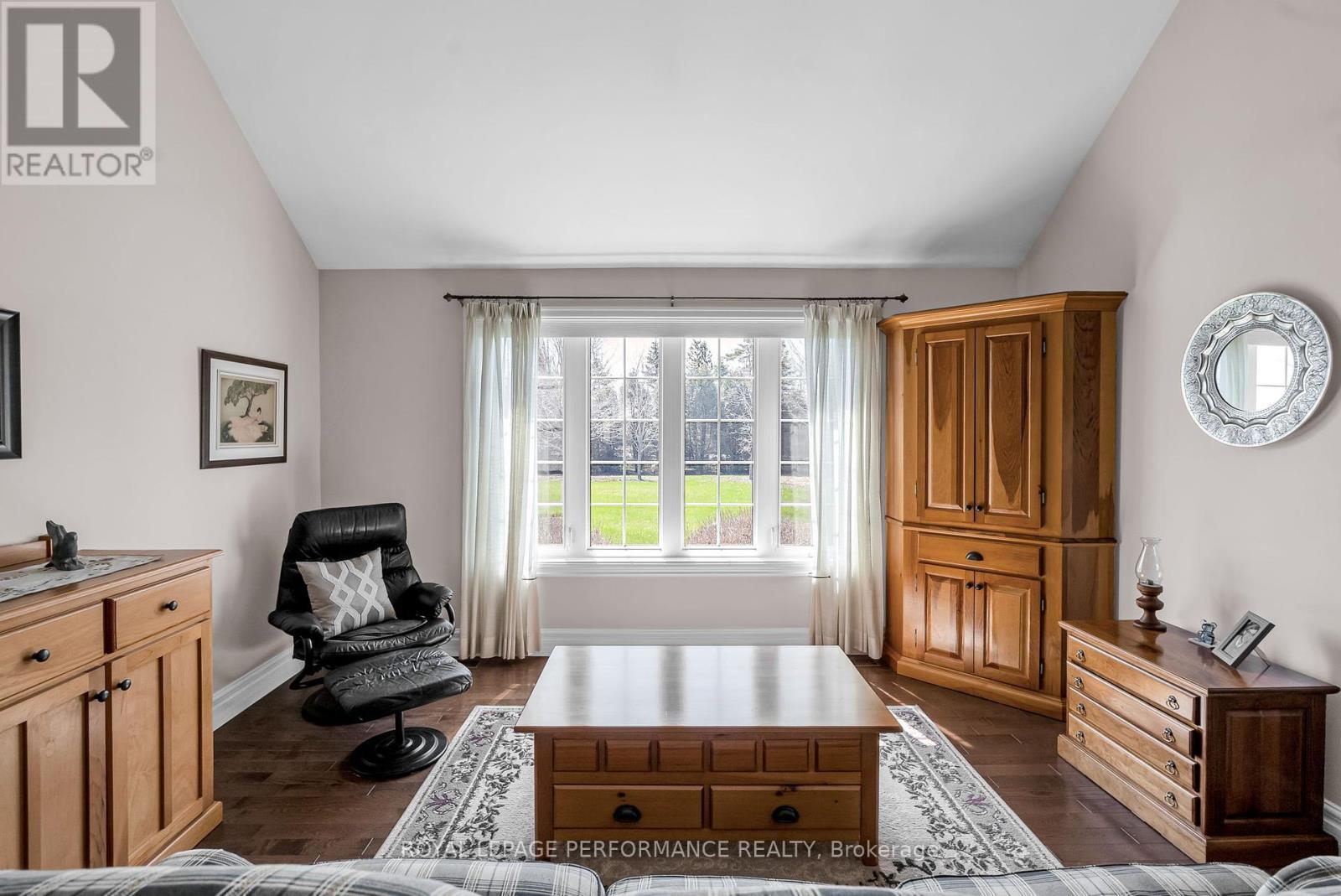 












19051 COUNTY 18 ROAD

,
South Glengarry,




Ontario
K0C1S0

