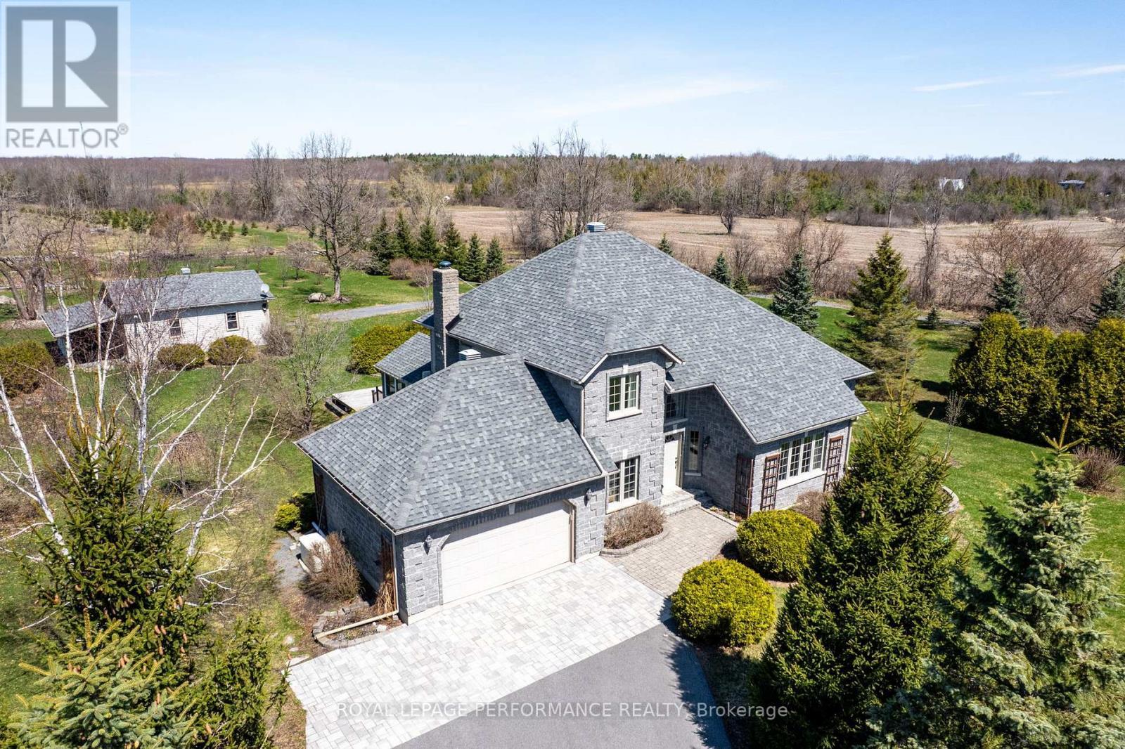 












19051 COUNTY 18 ROAD

,
South Glengarry,




Ontario
K0C1S0

