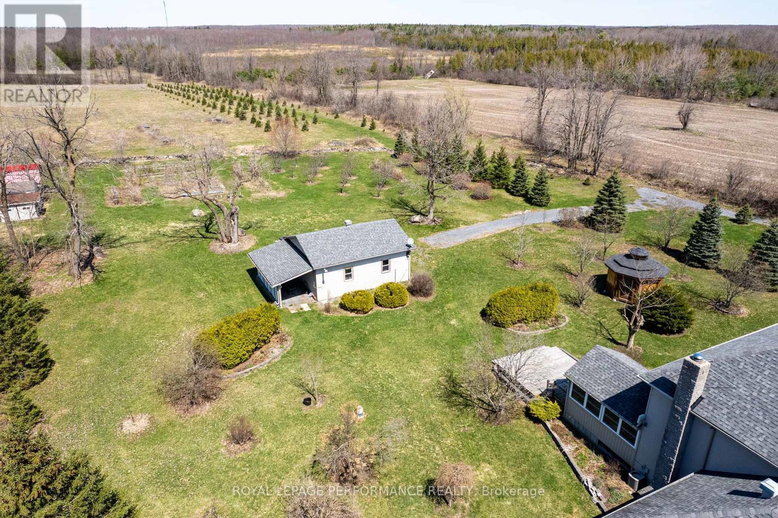 












19051 COUNTY 18 ROAD

,
South Glengarry,




Ontario
K0C1S0

