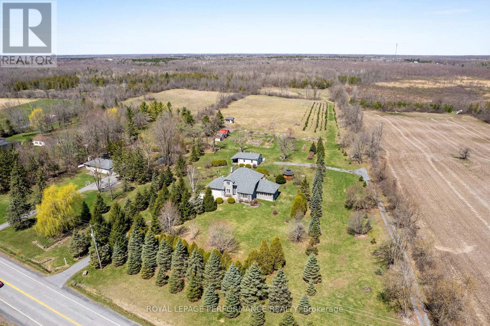 












19051 COUNTY 18 ROAD

,
South Glengarry,




Ontario
K0C1S0

