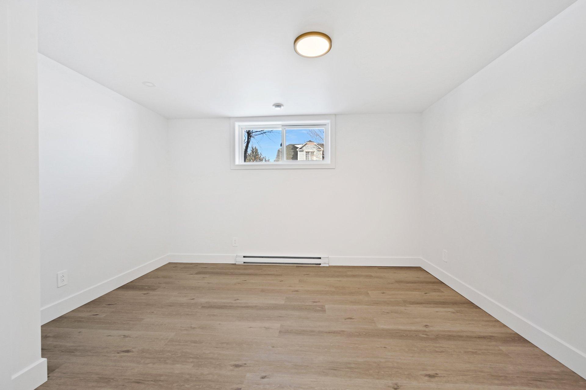









493


Rue St-Denis

,
Saint-Alexandre,




QC
J0J1S0

