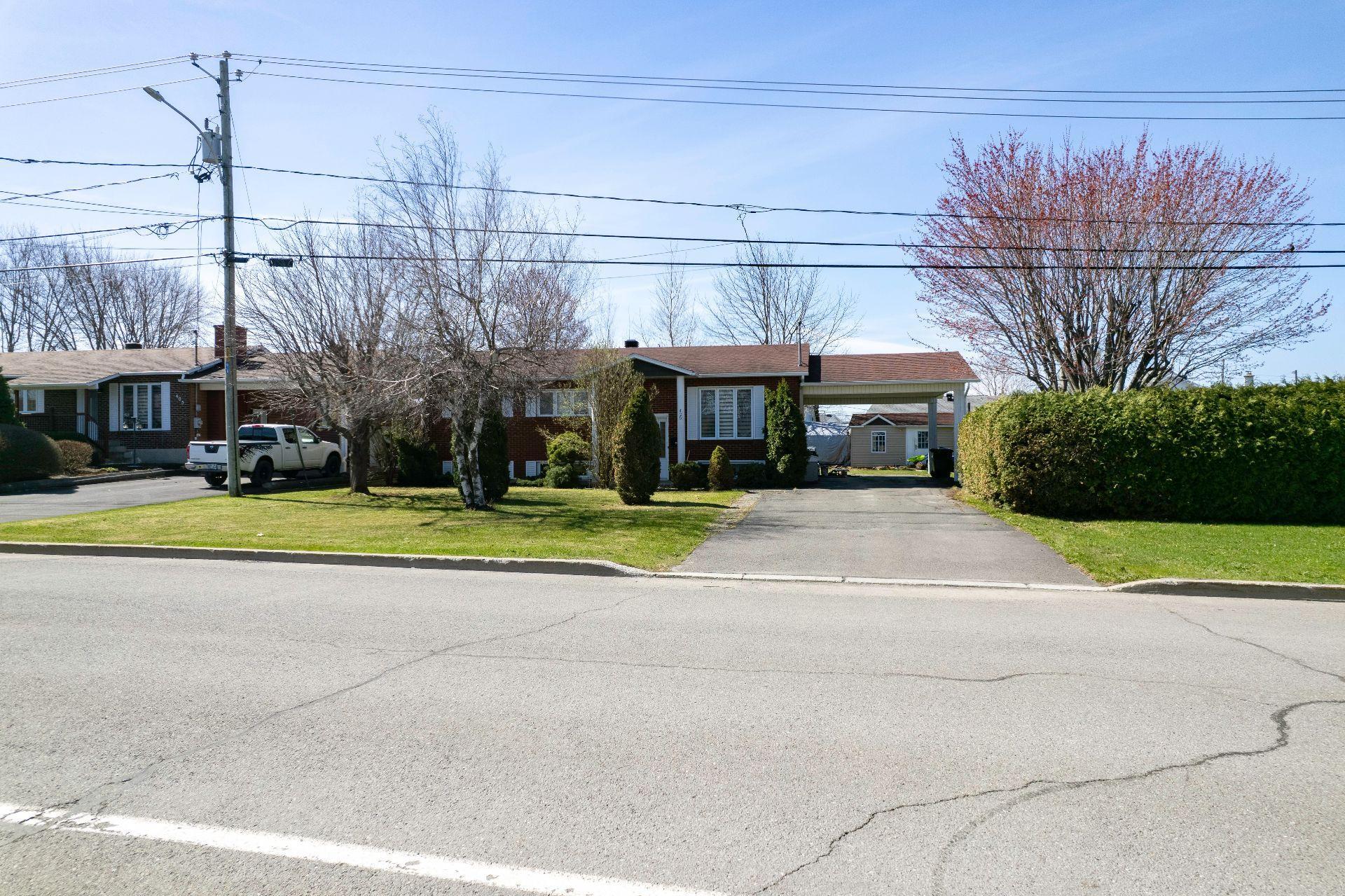 









425


Boul. Patrick

,
Drummondville,




QC
J2E1E3

