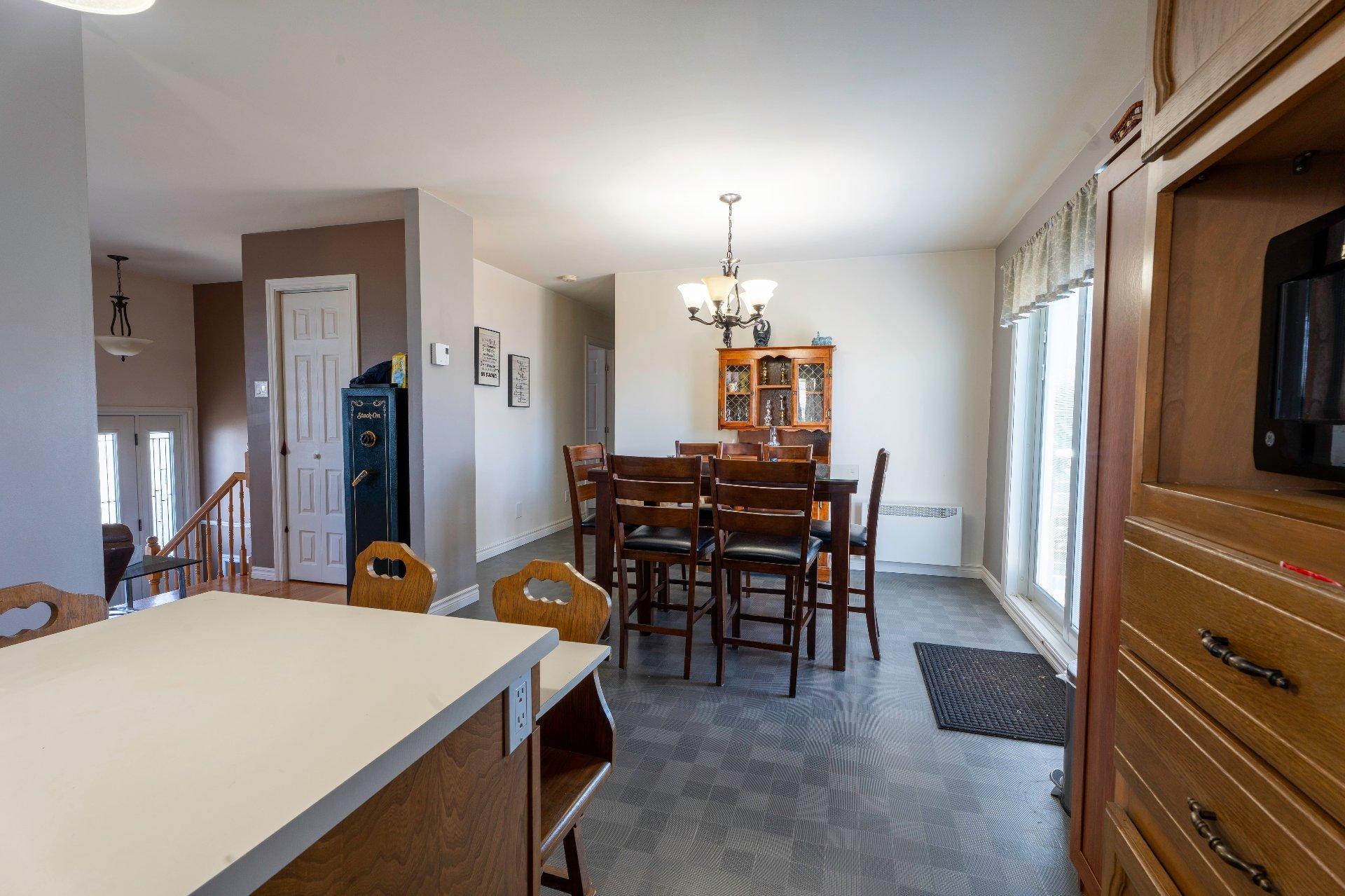 









425


Boul. Patrick

,
Drummondville,




QC
J2E1E3

